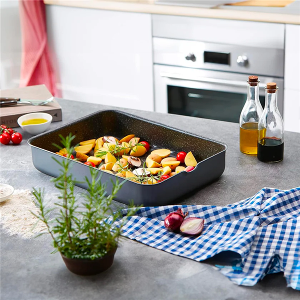 BIALETTI ROSTIERA 32X24CM 2+6PEZZI 1 LASAGNERA 1 TEGLIA FORATA 6 SPIEDINI