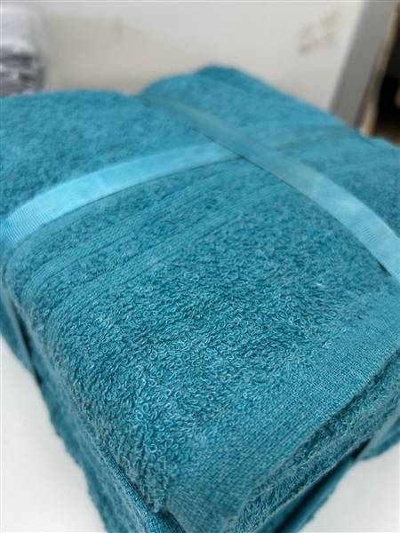 SOMMARUGA SET 9PZ DA BAGNO BA.10081.COL 4 OSPITI + 3 ASCIUGAMANI + 2 TELO