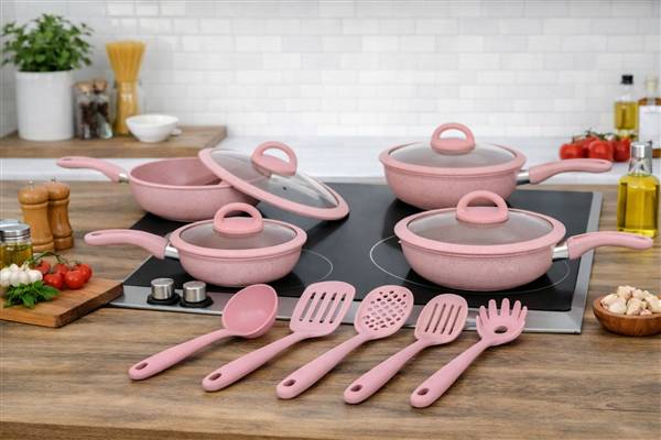 HOME BAVARIA SET PADELLE 13PZ ROSA 20/24/28/32CM CON COPERCHI IN VETRO E MESTOLI